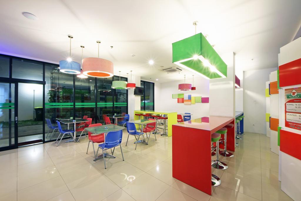 Pop! Hotel Tebet Jacarta Exterior foto