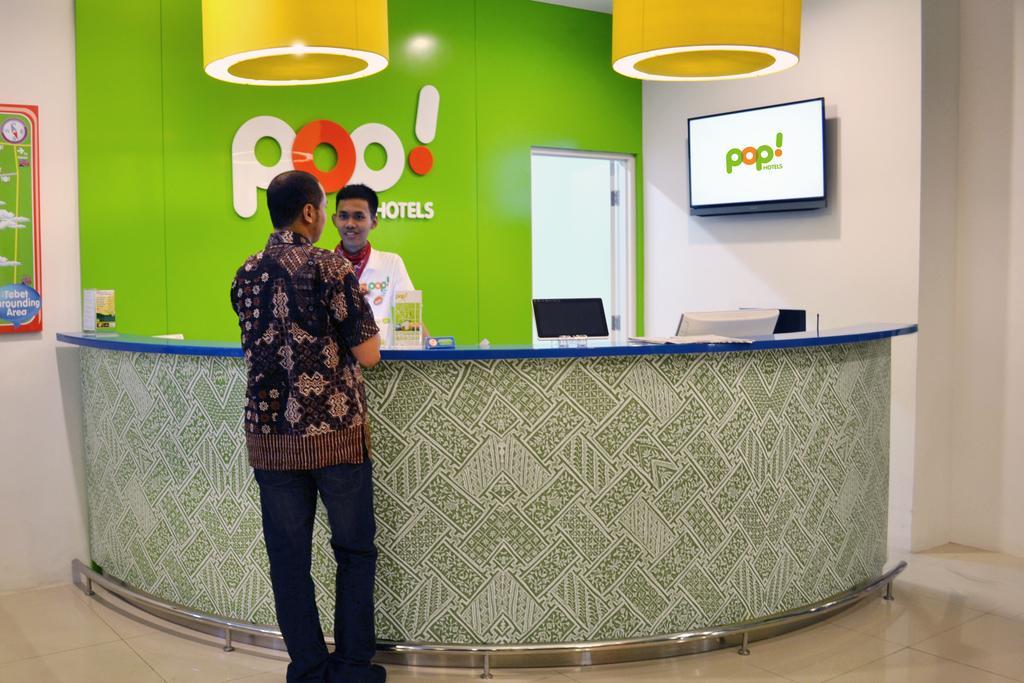 Pop! Hotel Tebet Jacarta Exterior foto