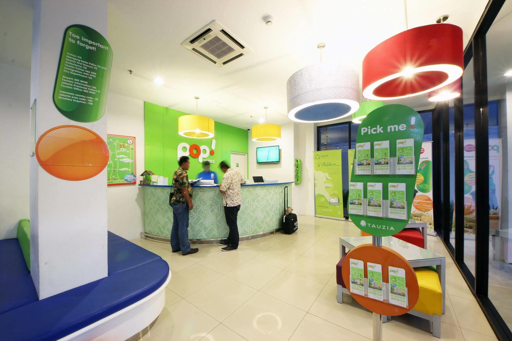 Pop! Hotel Tebet Jacarta Exterior foto